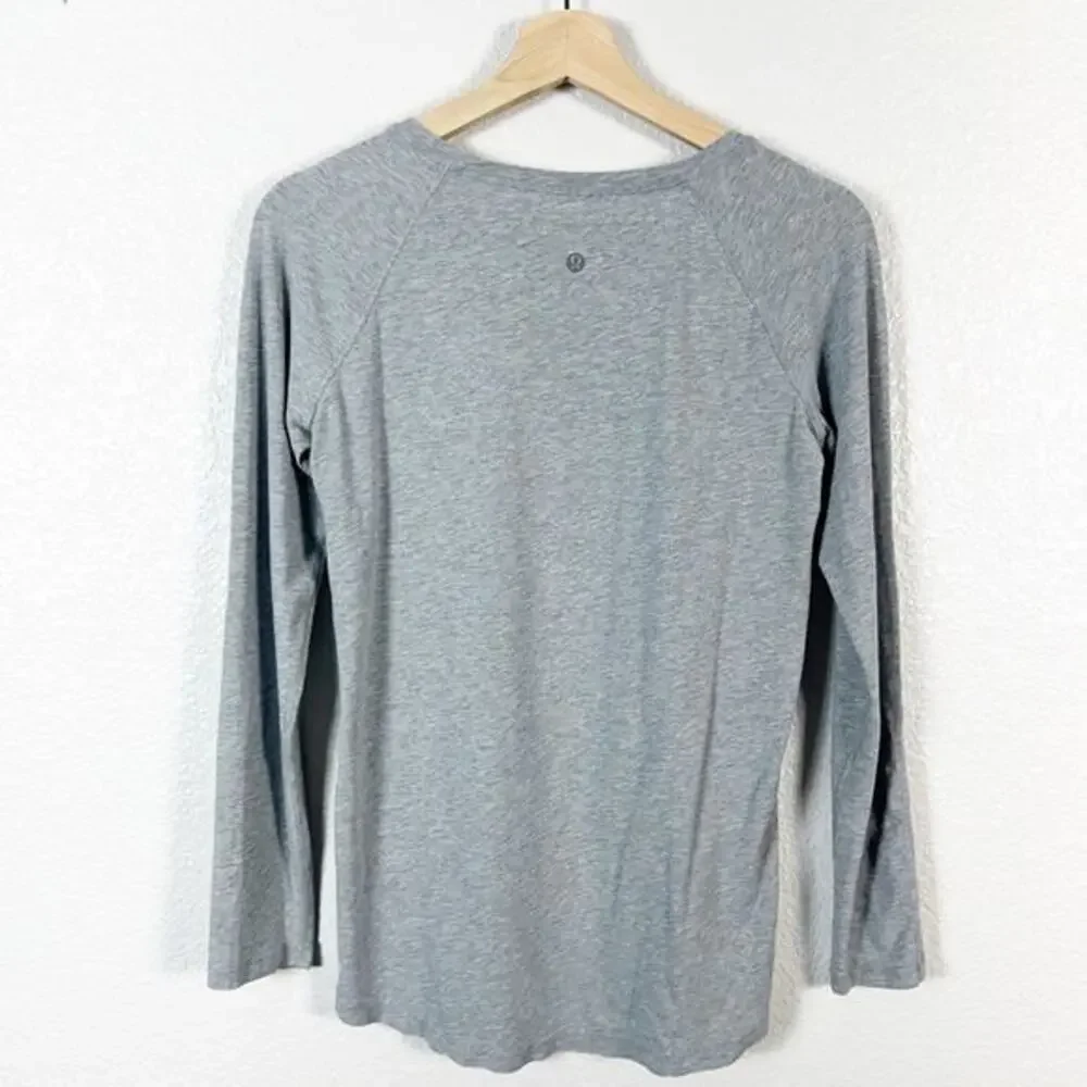 Lululemon Women’s Emerald Long Sleeve Top in‎ Heathered Medium Grey Size 6